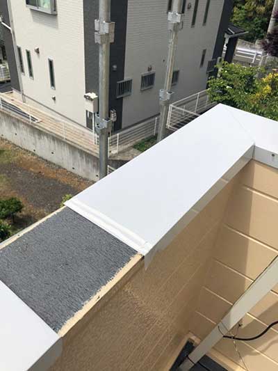新しい笠木の施工